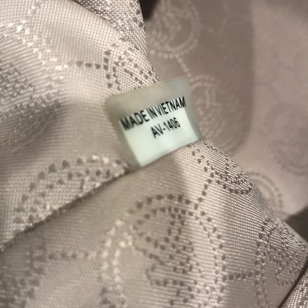 Michael Kors burgundy tote. - Picture 16 of 16